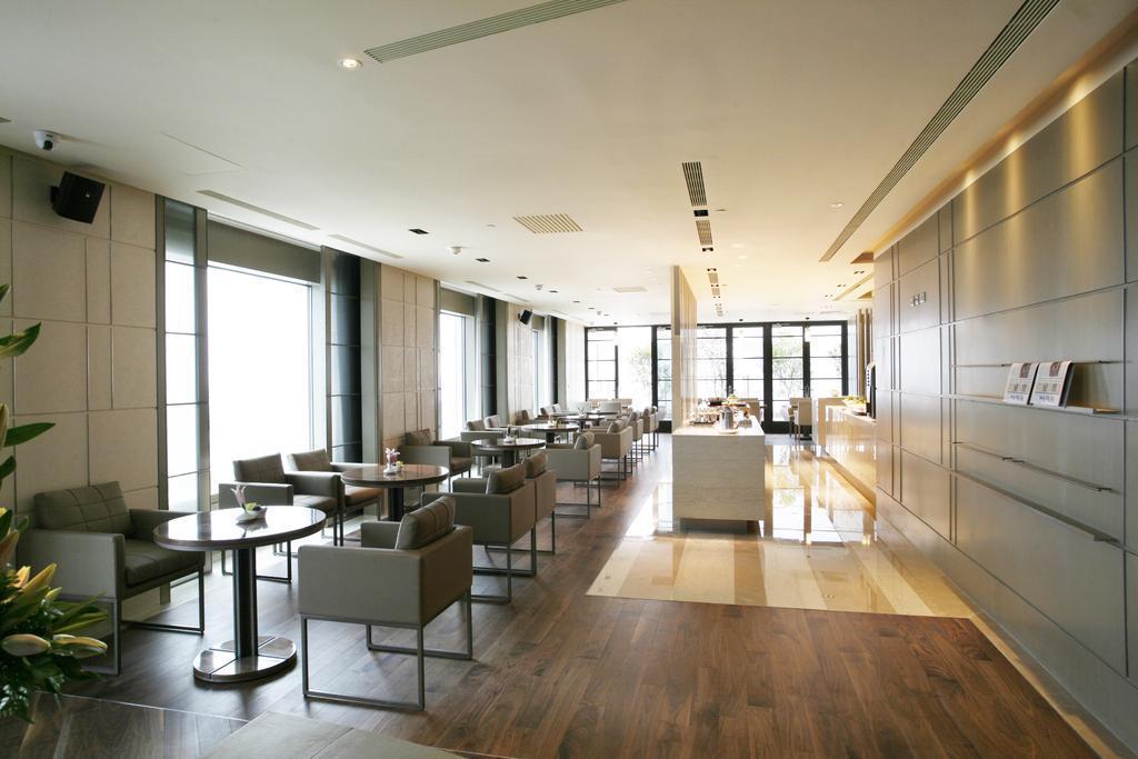 Картинка Nikko Saigon Hotel 5*