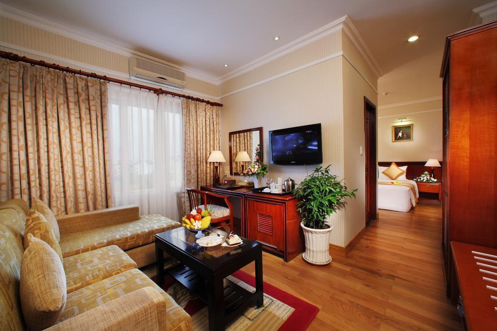 Отель First Hotel (ex. First Hotel Ho Chi Minh City, De Nhat Hotel) 4*