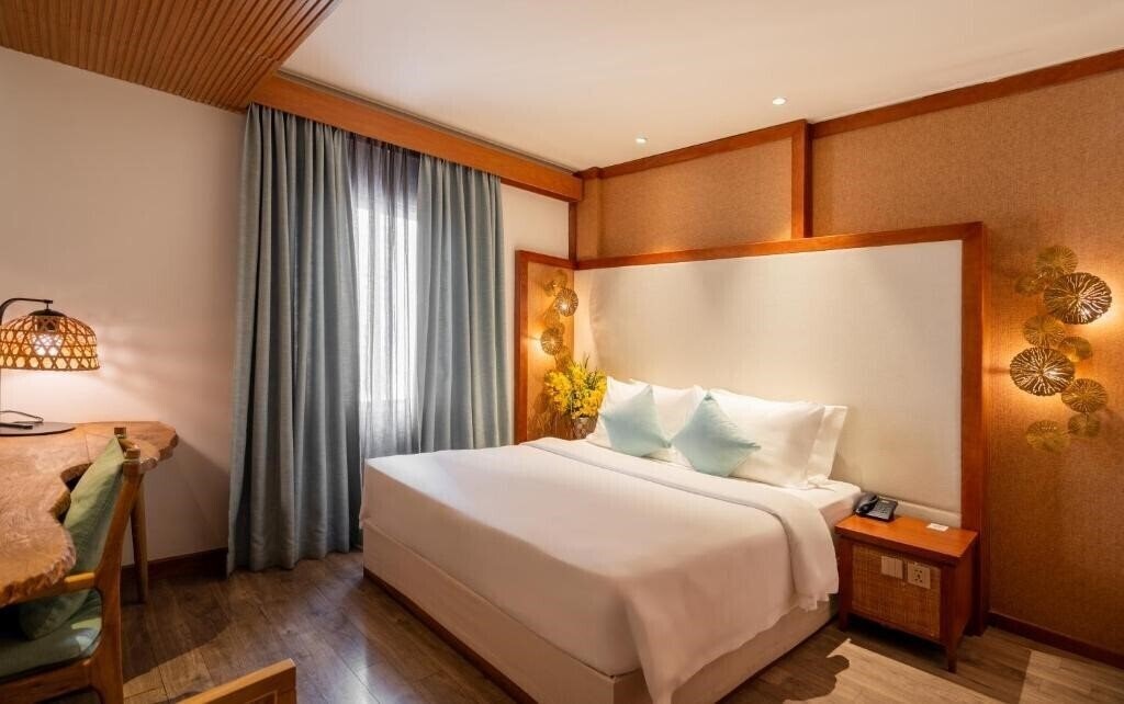 Изображение A&Em Art Hotel (ex. Vina Terrace Hotel, Mifuki Hotel & SPA, Mifuki Boutique Hotel) 4*