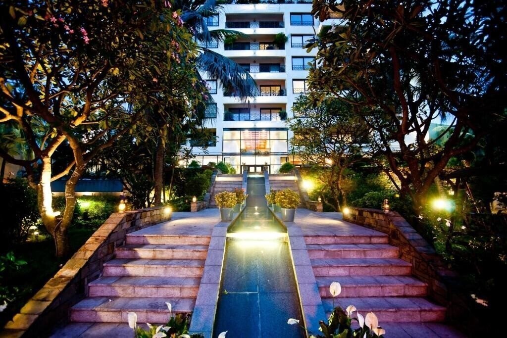 Отель Saigon Domaine 4*