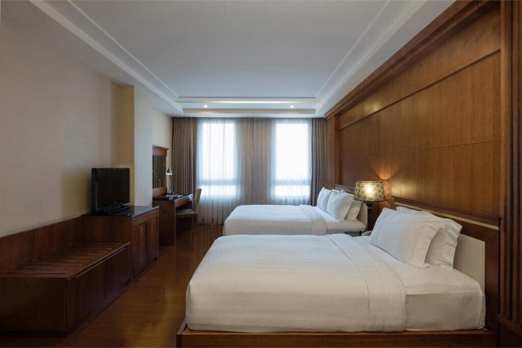 Отель Nhat Ha L'Opera Hotel 4*