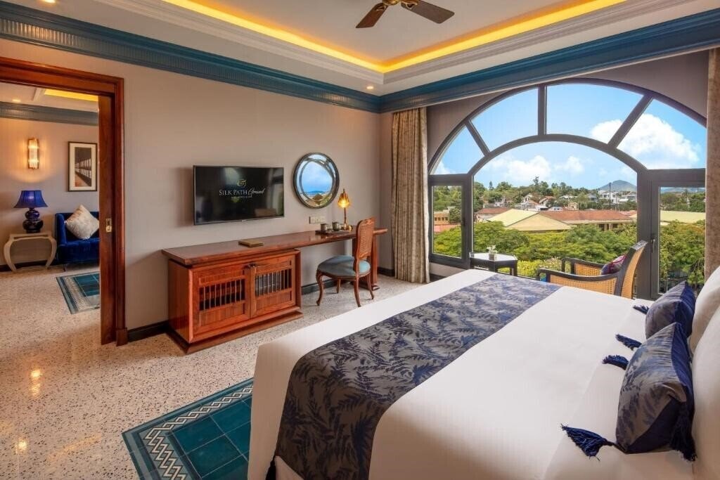 Фото Silk Path Grand Hue Hotel 3*