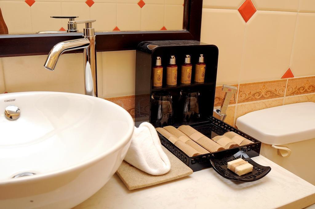 Изображение The World Hotel 3*