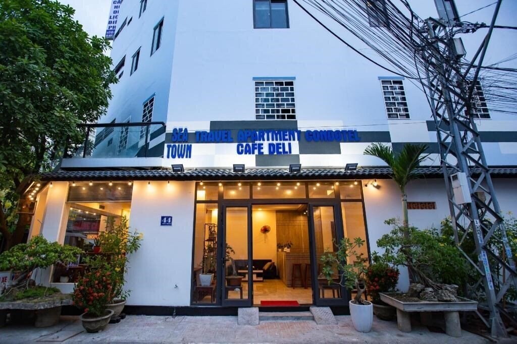 Отель Sea Town Apartment 2*