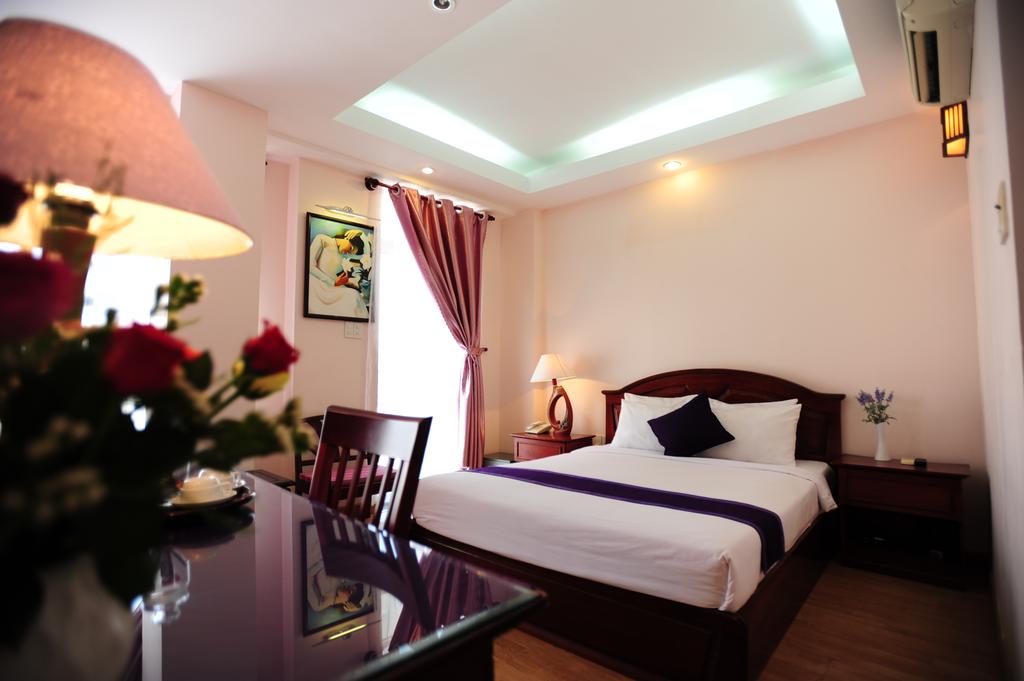 Отель Violet 3*