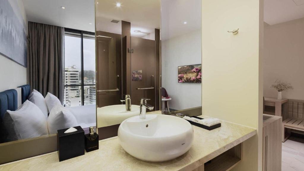 Отель The Art Nest Hotel Nha Trang 4*