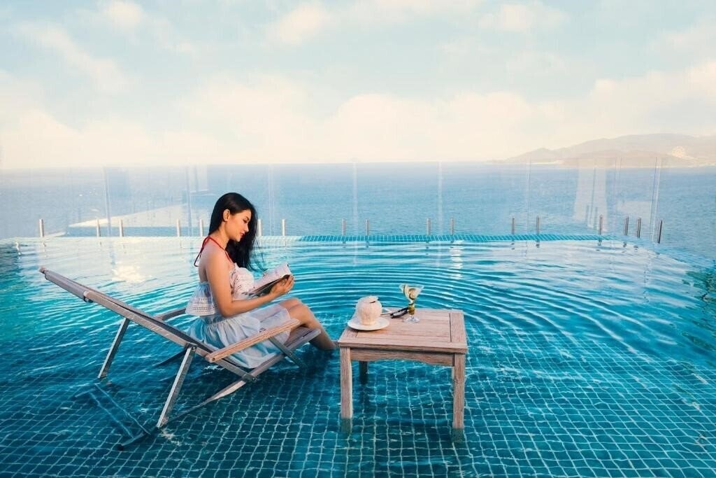 Изображение V Hotel 4*