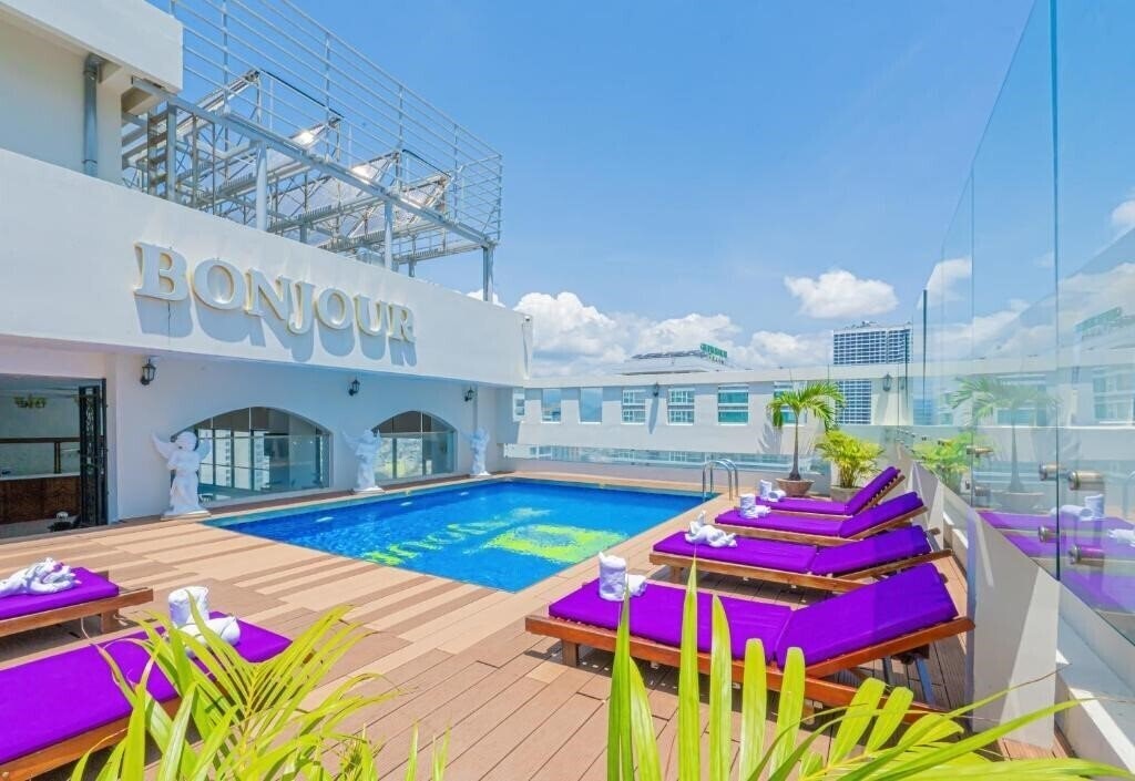Отель Bonjour Nha Trang Hotel 4*