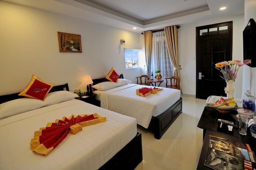 Отель Full House Nha Trang Hotel 3*