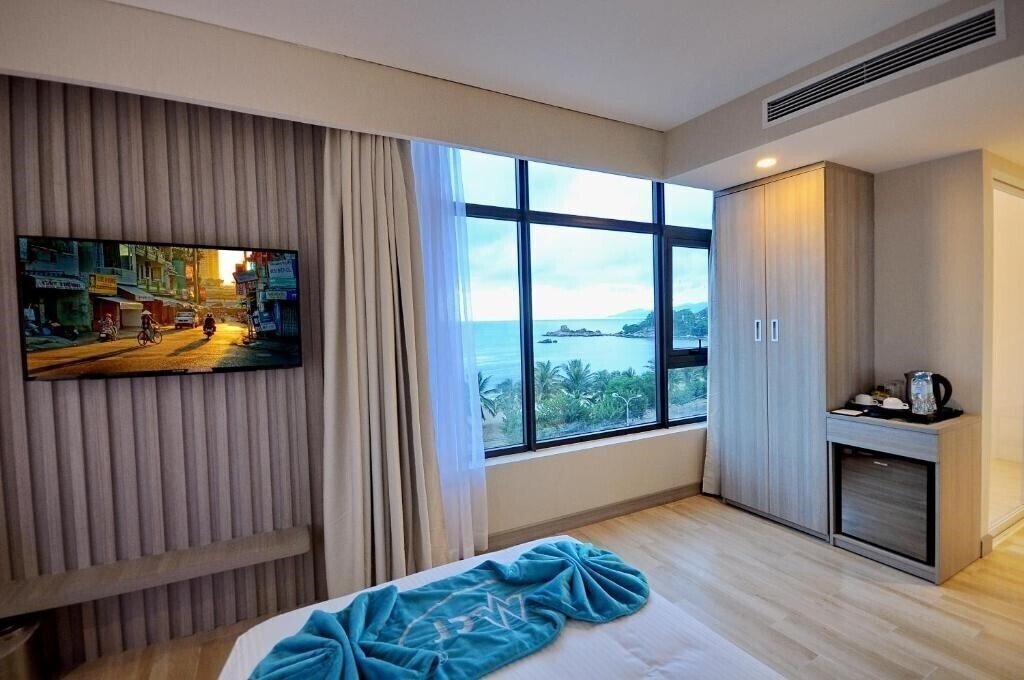 Фото The Mcr Luxury Hotel 3*