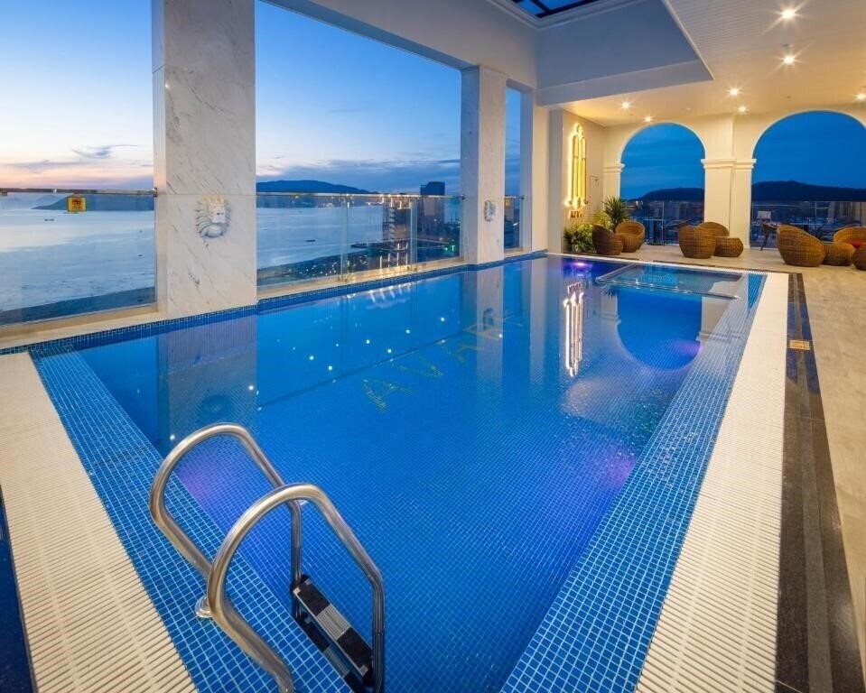 Отель Avari Hotel Nha Trang 4*