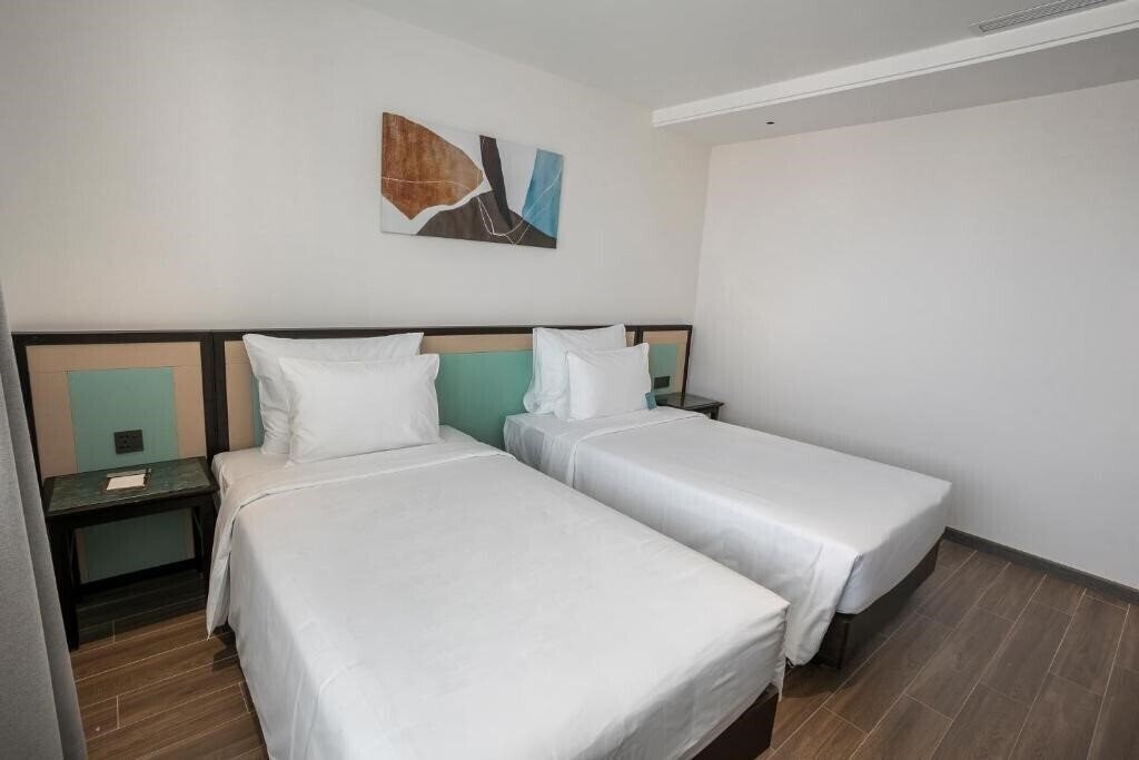 Отель Iconique Hotel 3*