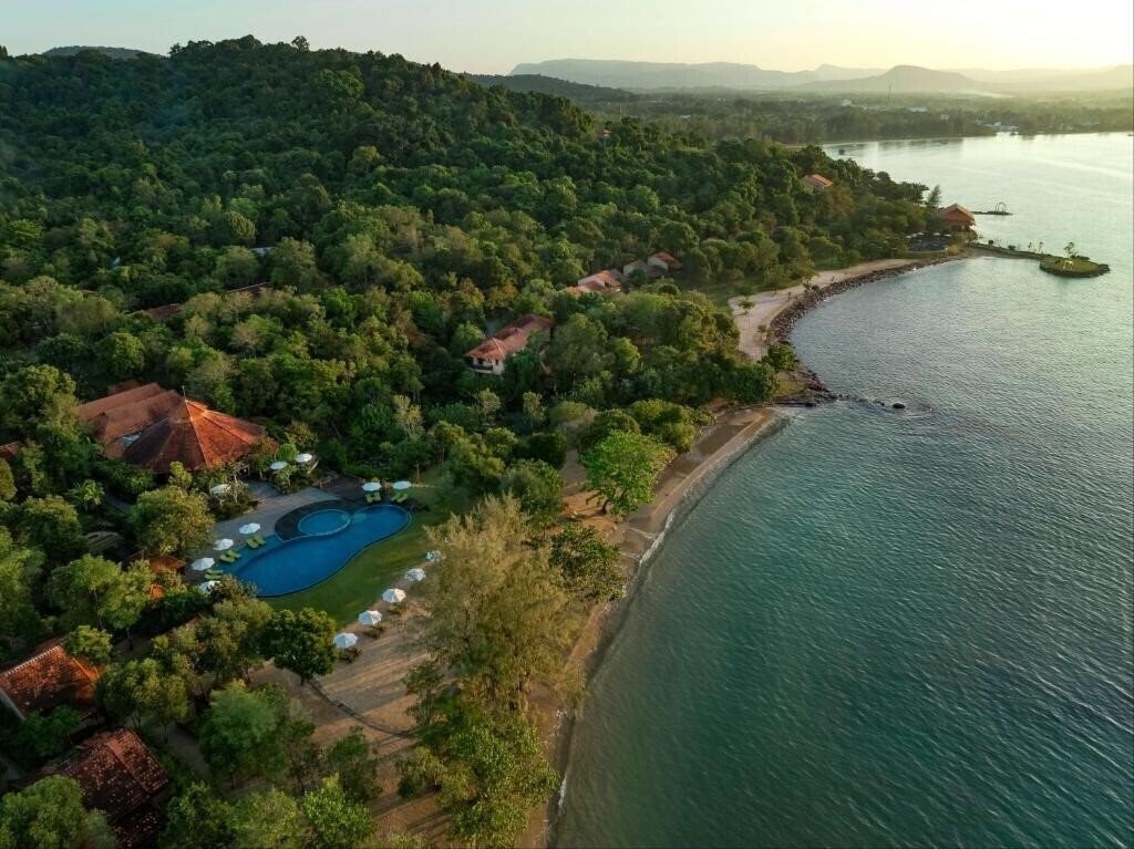 Отель Green Bay Phu Quoc Resort & SPA (ex. Green Bay Resort) 4*