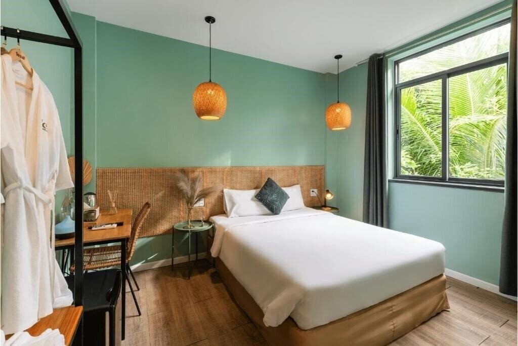 Отель Leaf Hotel 3*