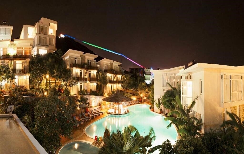Отель Seaside Resort 4*
