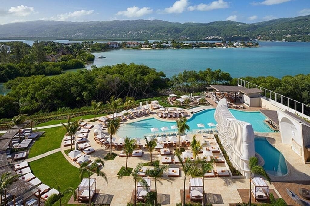 Отель Breathless Montego Bay Resort & Spa 5*