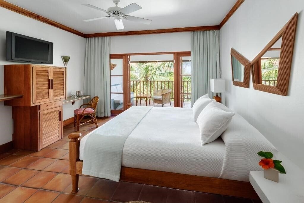 Фото Couples Swept Away Beach 4*