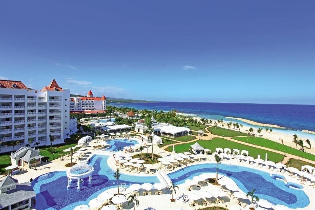 Отель Bahia Principe Luxury Runaway Bay 5*