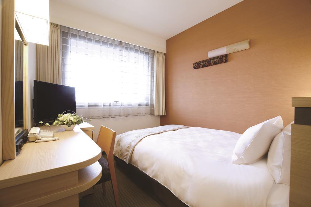 Фото Karasuma Kyoto Hotel 3*